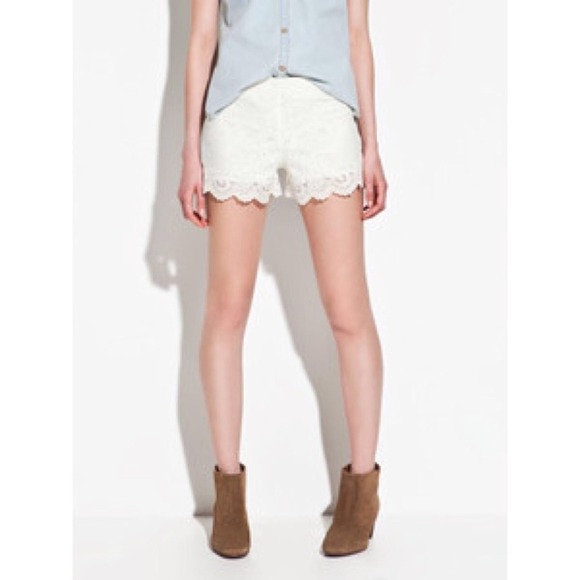 Zara lace shorts