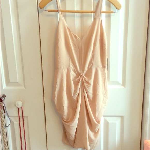 HELP ME FIND THIS IN XS!!!!