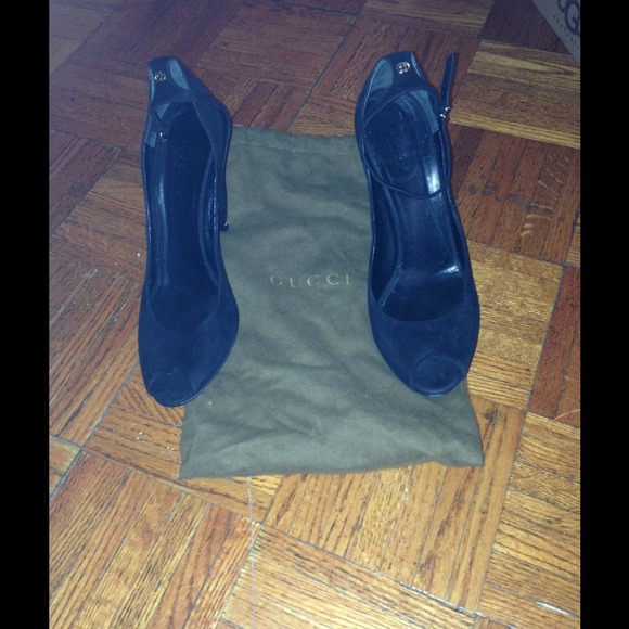 Authentic Gucci shoe - Picture 1 of 4