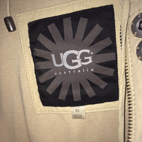 SOLD 💯 Authentic UGG Australian  Leather Jacket