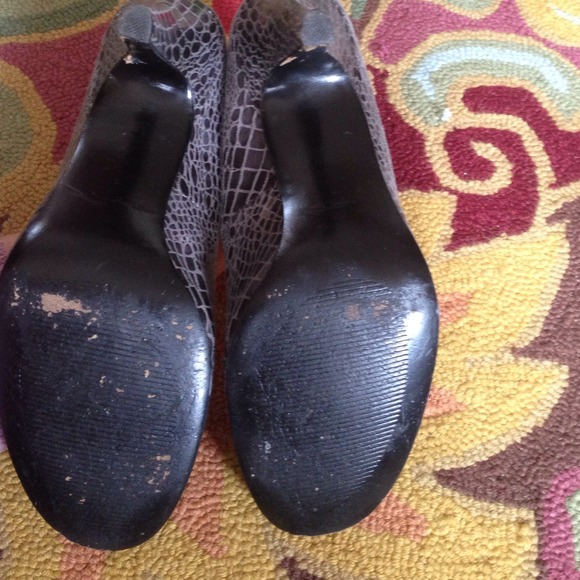 Flashy snakeskin pumps - Picture 4 of 5
