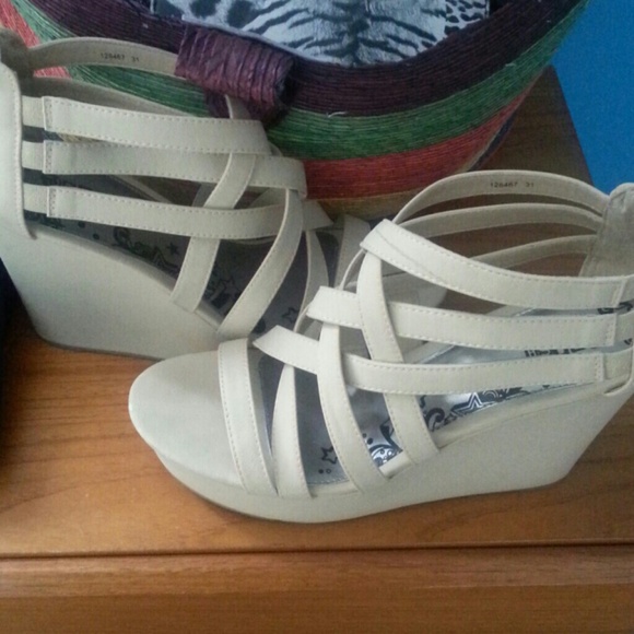 Brash strappy wedges