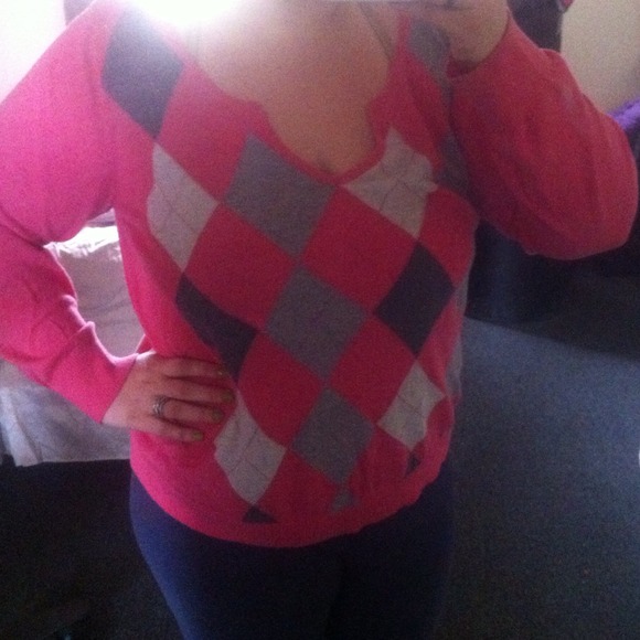 Sweater 💞 - Picture 3 of 3