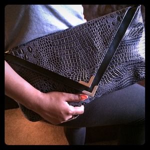 Aldo Clutch