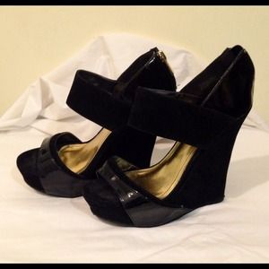 💕RESERVED💕 Black wedge heels!!