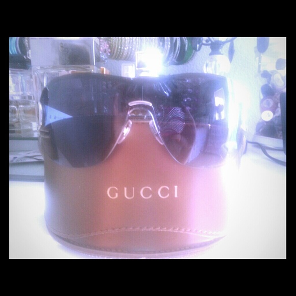 Gucci Accessories - Gucci sunglasses