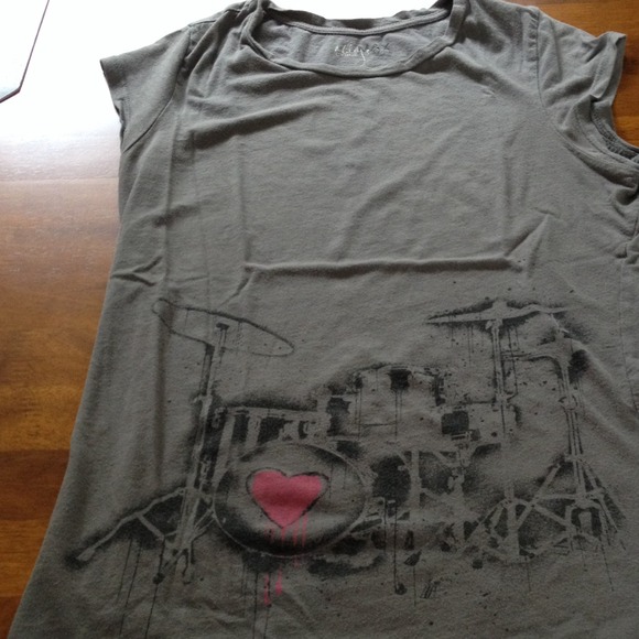 Super cute Miley Cyrus by Max Azria T-shirt - Picture 1 of 2