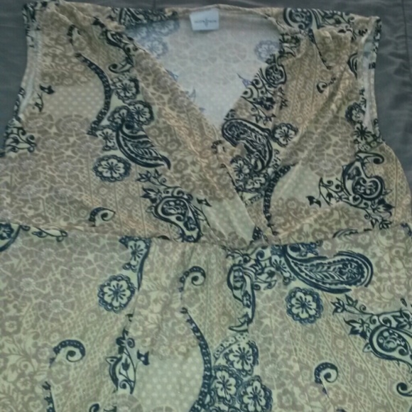 @ritaw1983??BUNDLE??  5 tops