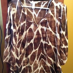 NWOT! Banana Republic giraffe print blouse!