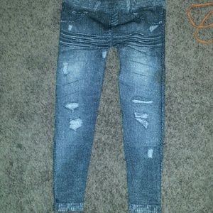 REDUCED!! Gray/black jeggings free size