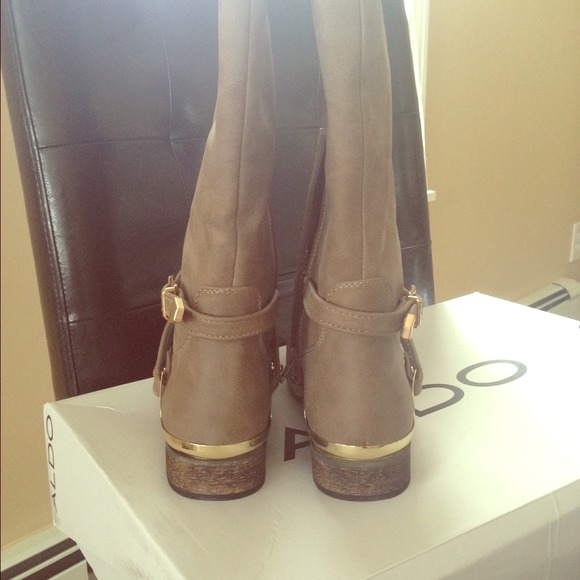 Soft leather tan boots - Picture 1 of 4