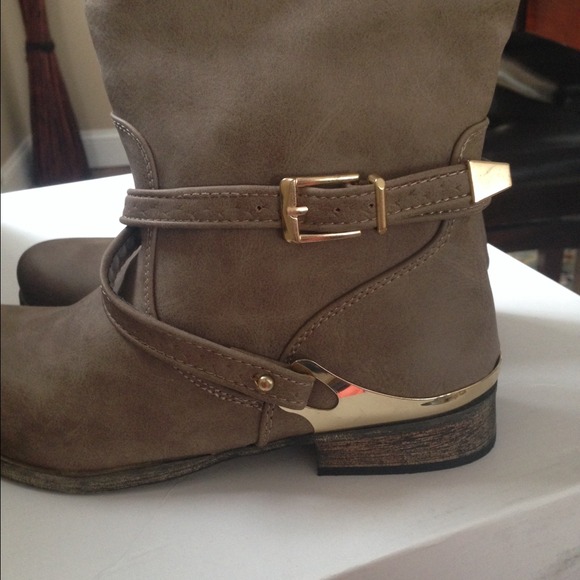 Soft leather tan boots - Picture 3 of 4