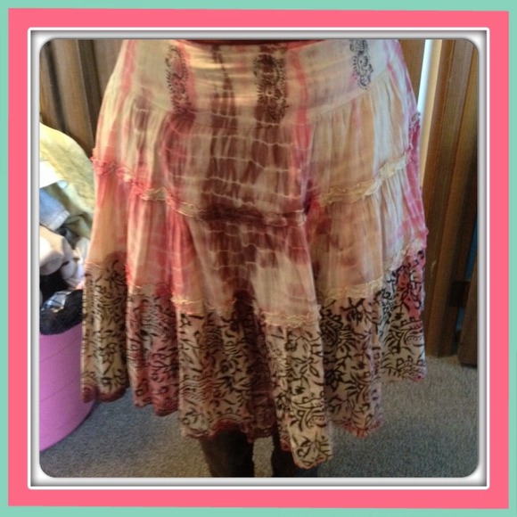 Flirty and fun knee length skirt