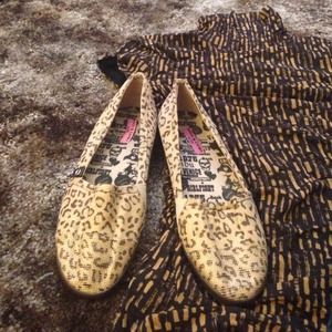 Leopard flats