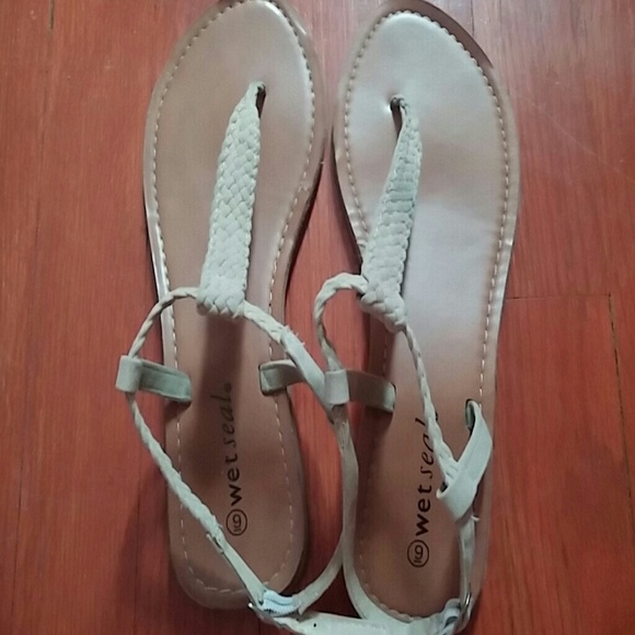Wet seal sandals - Picture 3 of 3