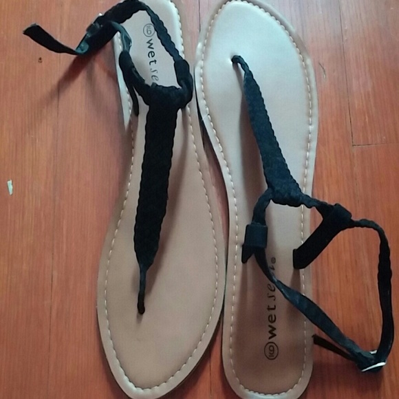 Wet seal sandles! - Picture 3 of 3