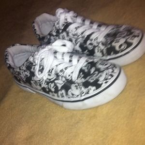 ⛔️traded⛔️Disneyland Mickey shoes!