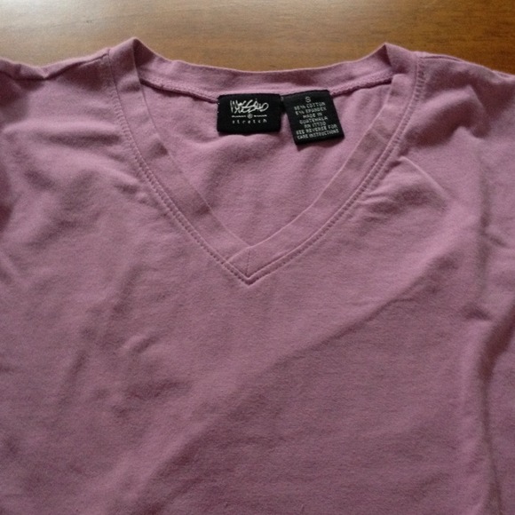V-neck Mossimo Stretch T-shirt Small