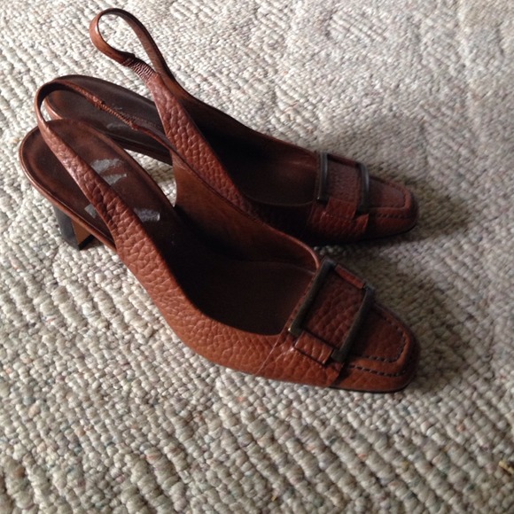 Banana Republic size 8.5 sling backs