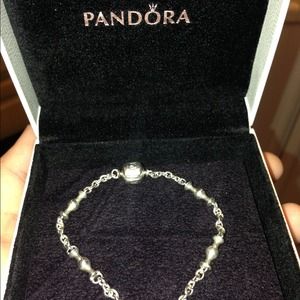 Pandora sterling silver 925 ale . Five clip