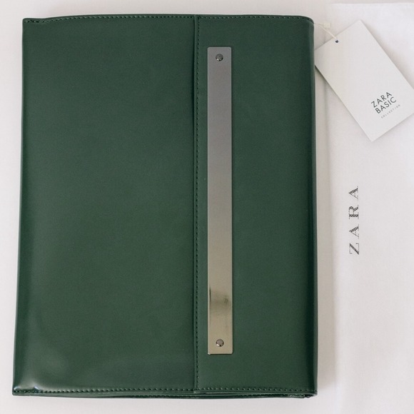 💎 HP 7-25 Zara clutch with snake chain (green)