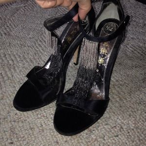 L.A.M.B black chain pumps size 7.5