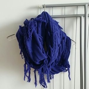 B+ab large  Bright blue circle scarf