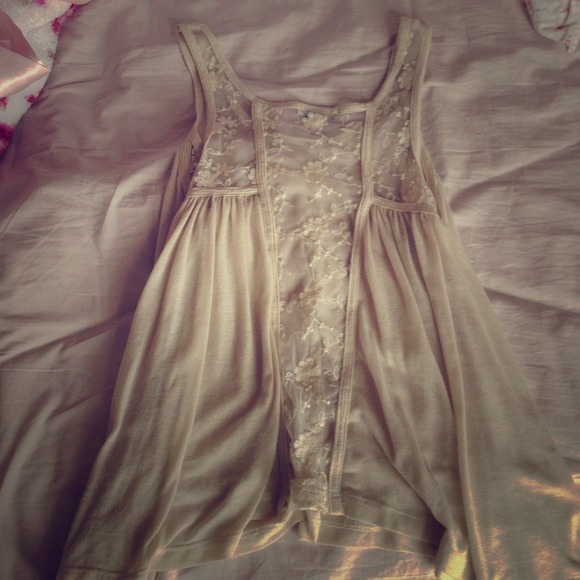 Off White Tank W Lace Back 💓