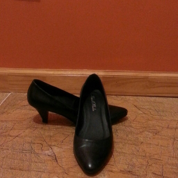 Shoes - Picture 3 of 3
