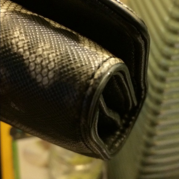 Extra pic of wallet