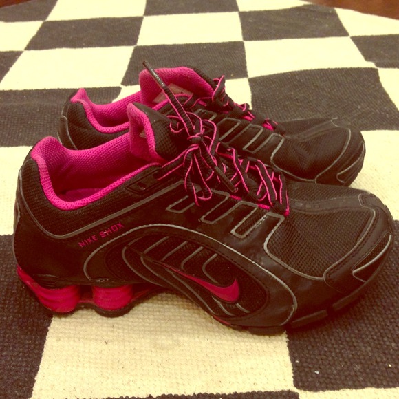 Women's nike shox