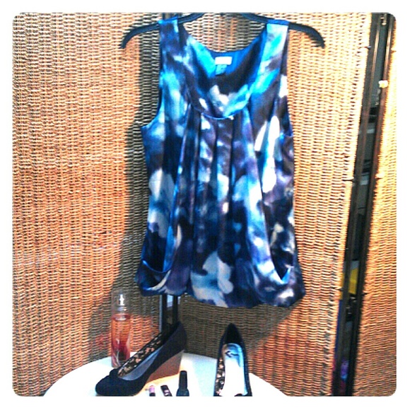 Womens Silky, Sleeveless Top