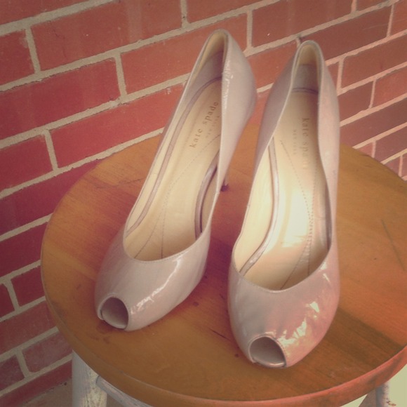 Kate Spade nude pumps