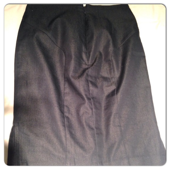 Metro Skirt - Picture 2 of 3