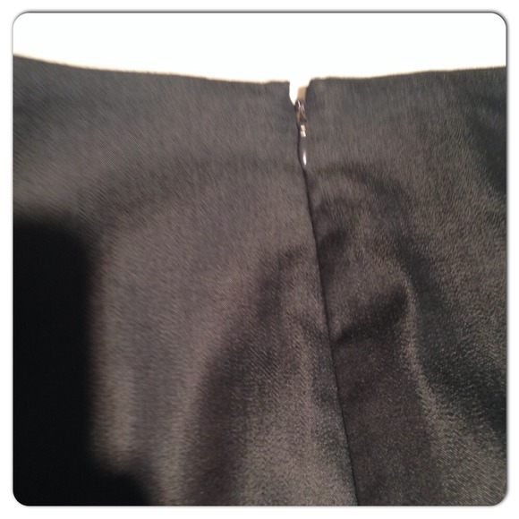 Metro Skirt - Picture 3 of 3