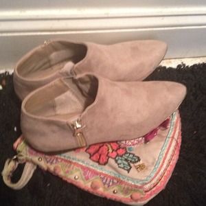 Tan Peter Pan toe booties