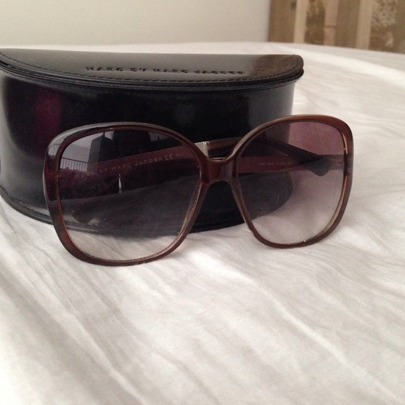 Marc by Marc Jacobs oversized sunglasses
