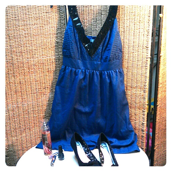 Womens Sleeveless Dress