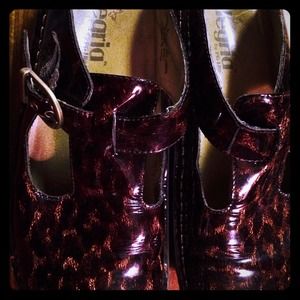 Allegra slides. Used. Small white scuff as shown.