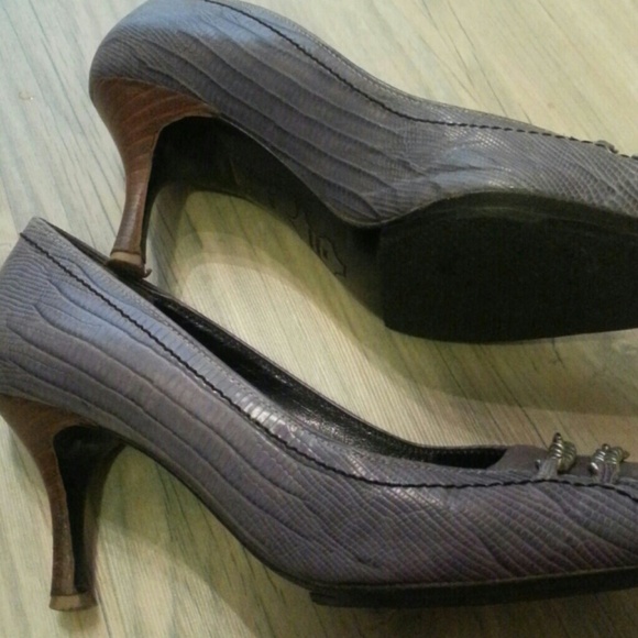 shoe - Picture 2 of 3
