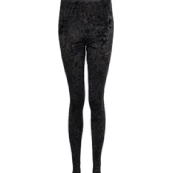 ❌SOLD ON EBAY❌Black velvet leggings