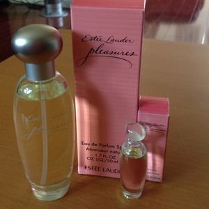 BN Estée Lauder Pleasures Eau de Parfum Spray