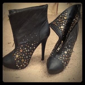 Penny loves Kenny metal studded black booties