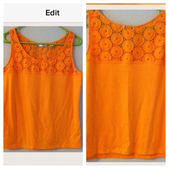 🎉🎉BUNDLED🎉🎉🌼🌼Pretty Orange Top🌼🌼