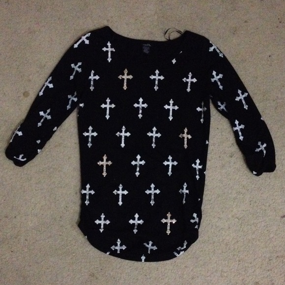 Cross shirt with half-sleeves