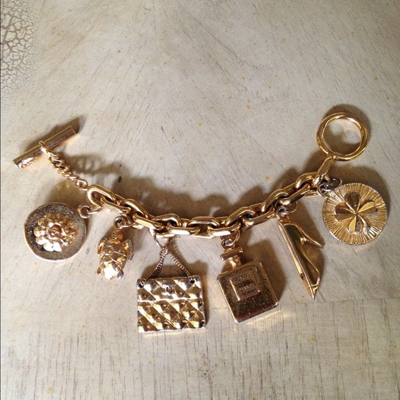 Vintage Chanel charm bracelet - Picture 2 of 4
