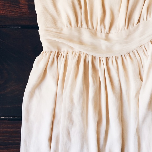 ❌SOLD❌ Darling cream party dress from H&M - Picture 2 of 3