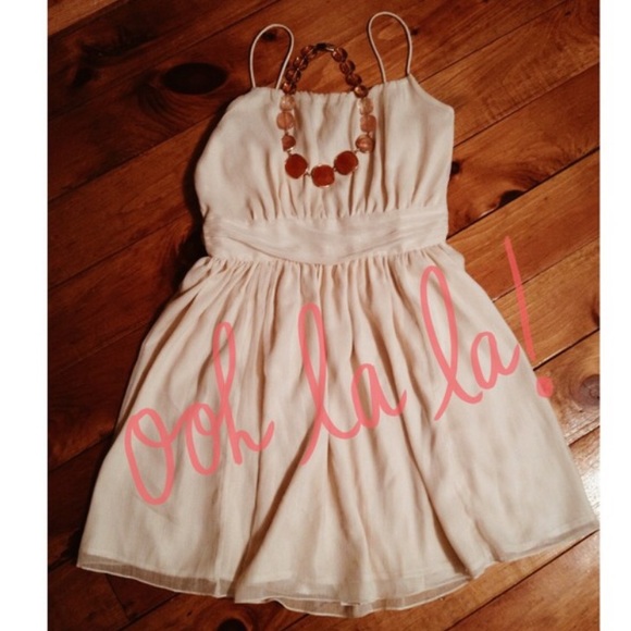 ❌SOLD❌ Darling cream party dress from H&M - Picture 3 of 3