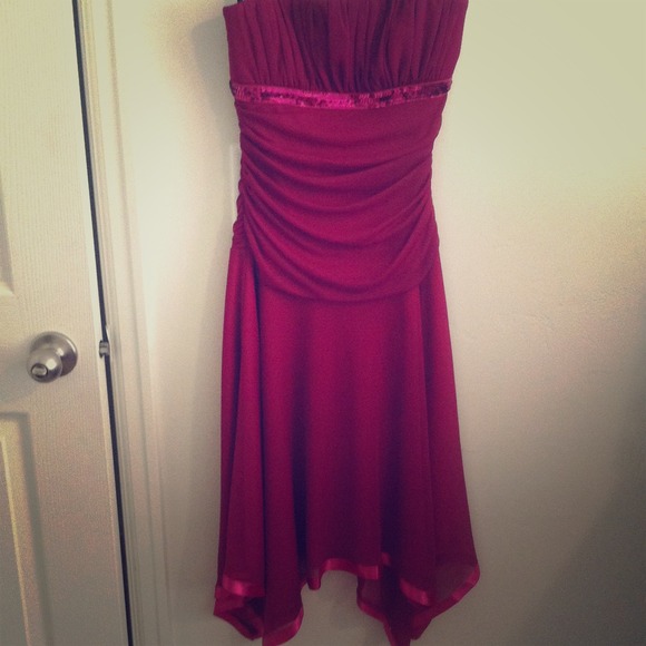 Knee length dress, very slimming