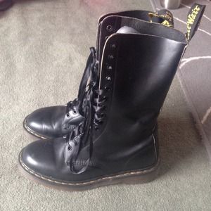 Dr. Marten "Vintage 1914" high top leather boot